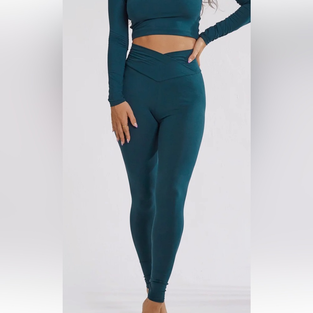 Royal Codes Venus Legging in Black